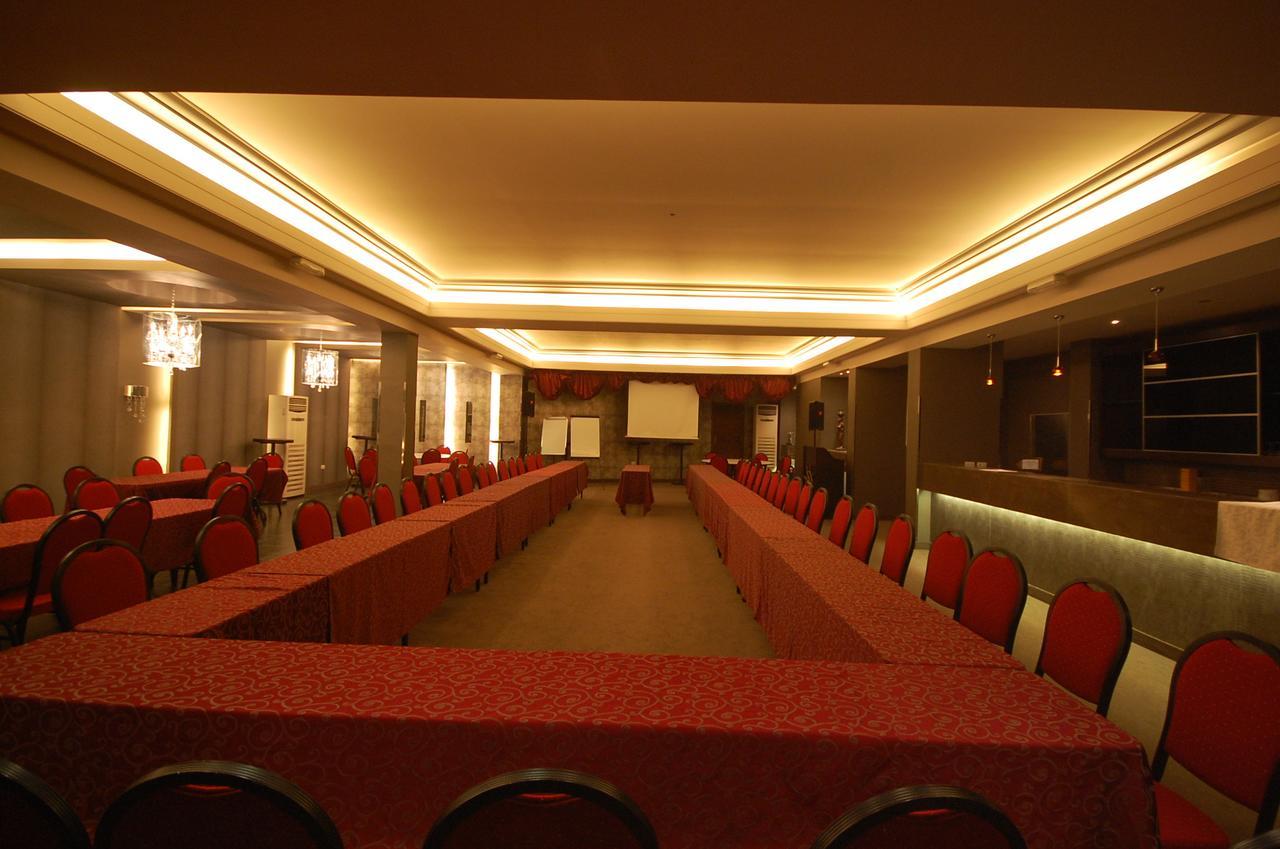 Mamba Point Hotel Monrovia Buitenkant foto
