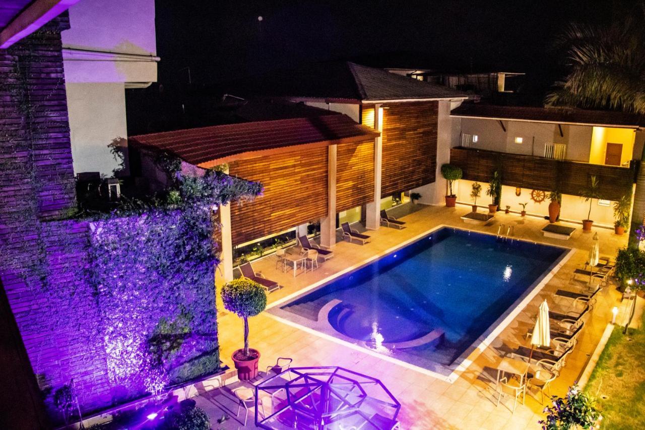 Mamba Point Hotel Monrovia Buitenkant foto