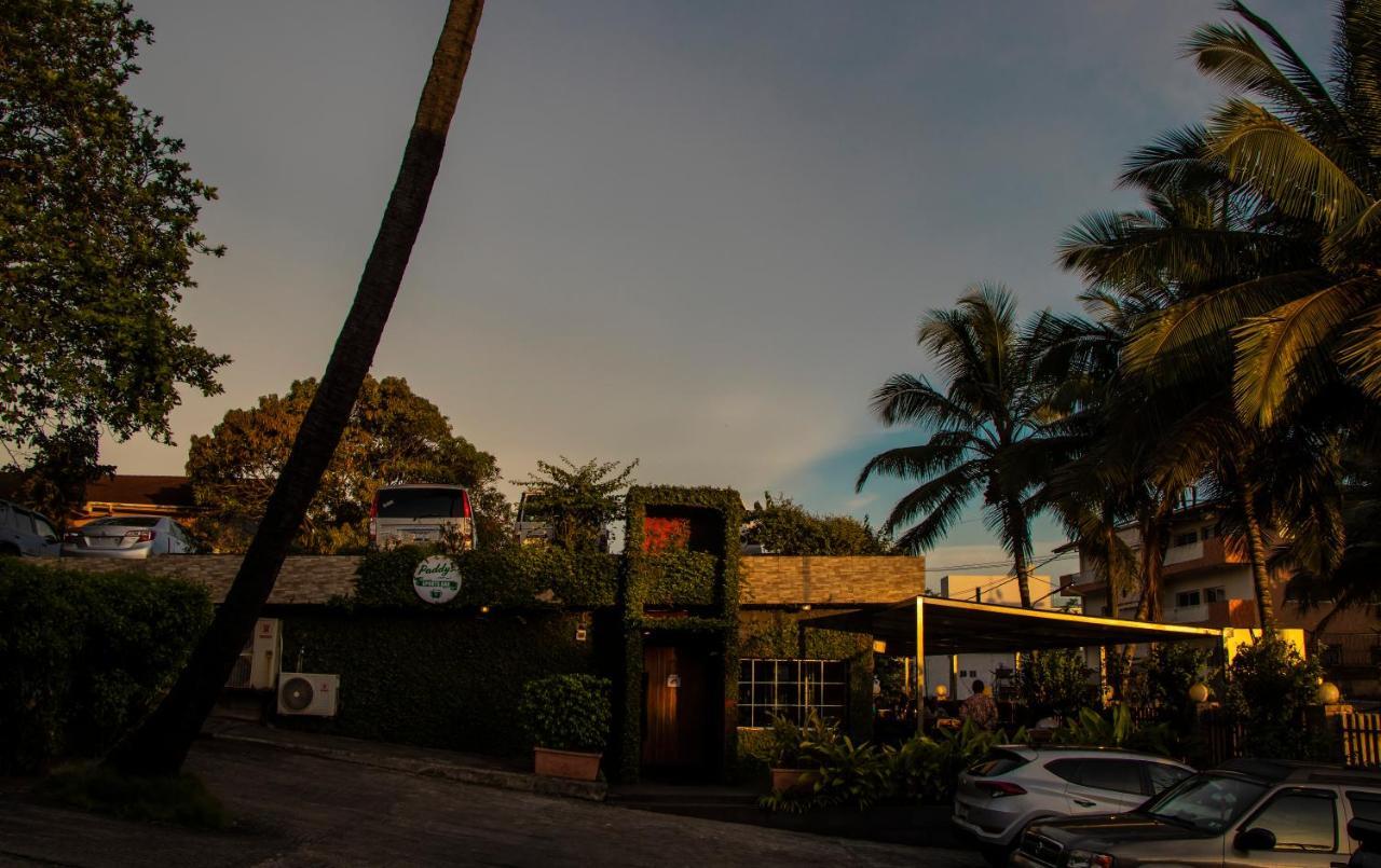 Mamba Point Hotel Monrovia Buitenkant foto