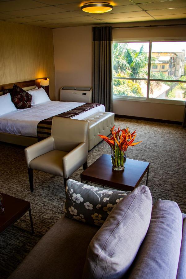 Mamba Point Hotel Monrovia Buitenkant foto