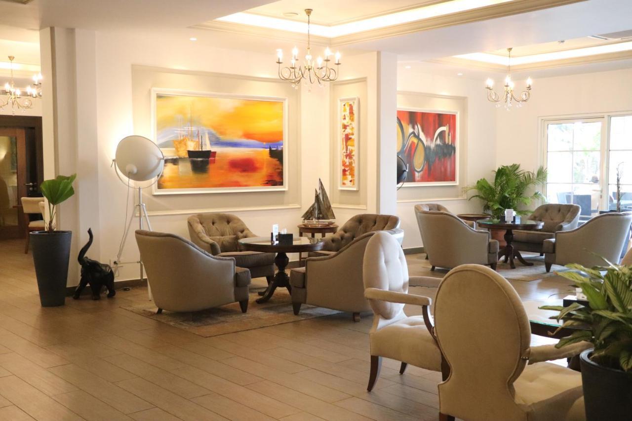 Mamba Point Hotel Monrovia Buitenkant foto