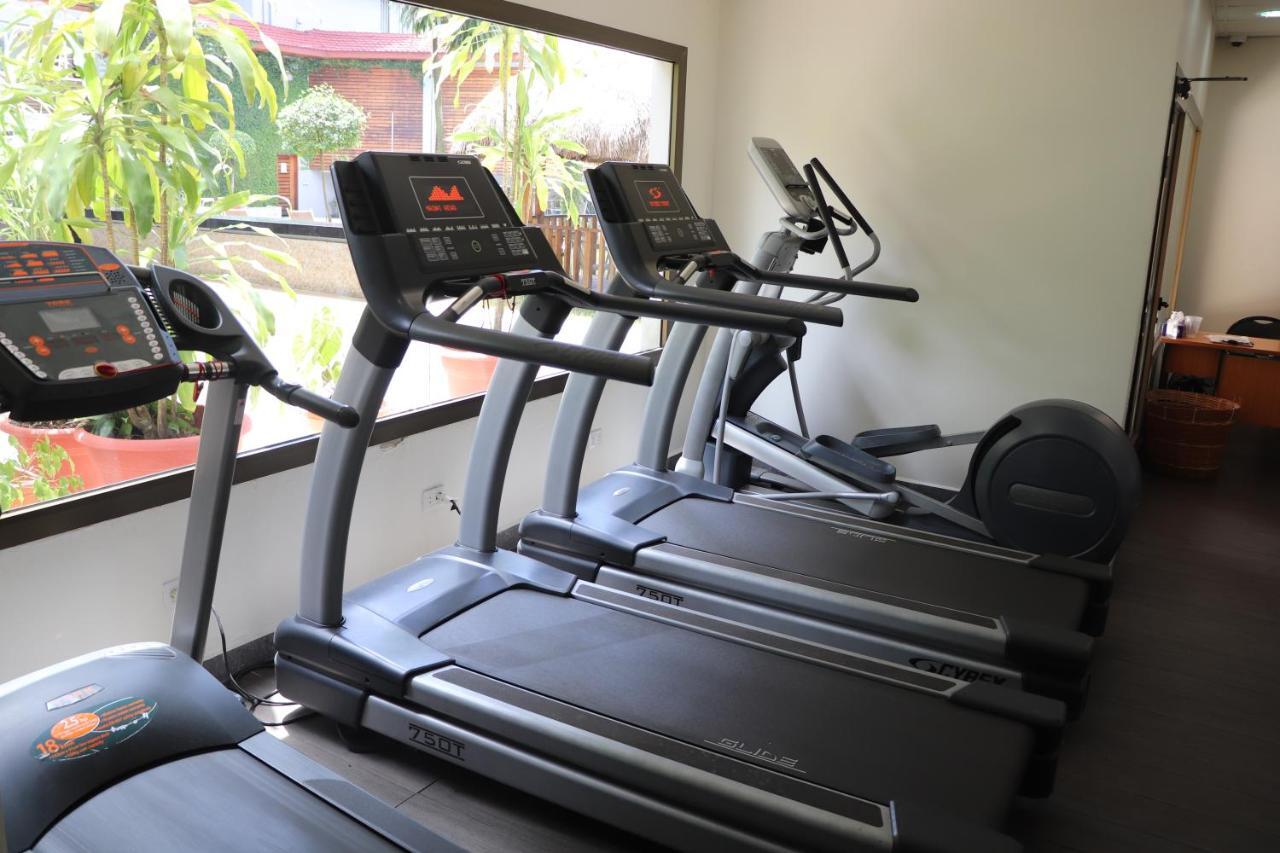 Mamba Point Hotel Monrovia Buitenkant foto