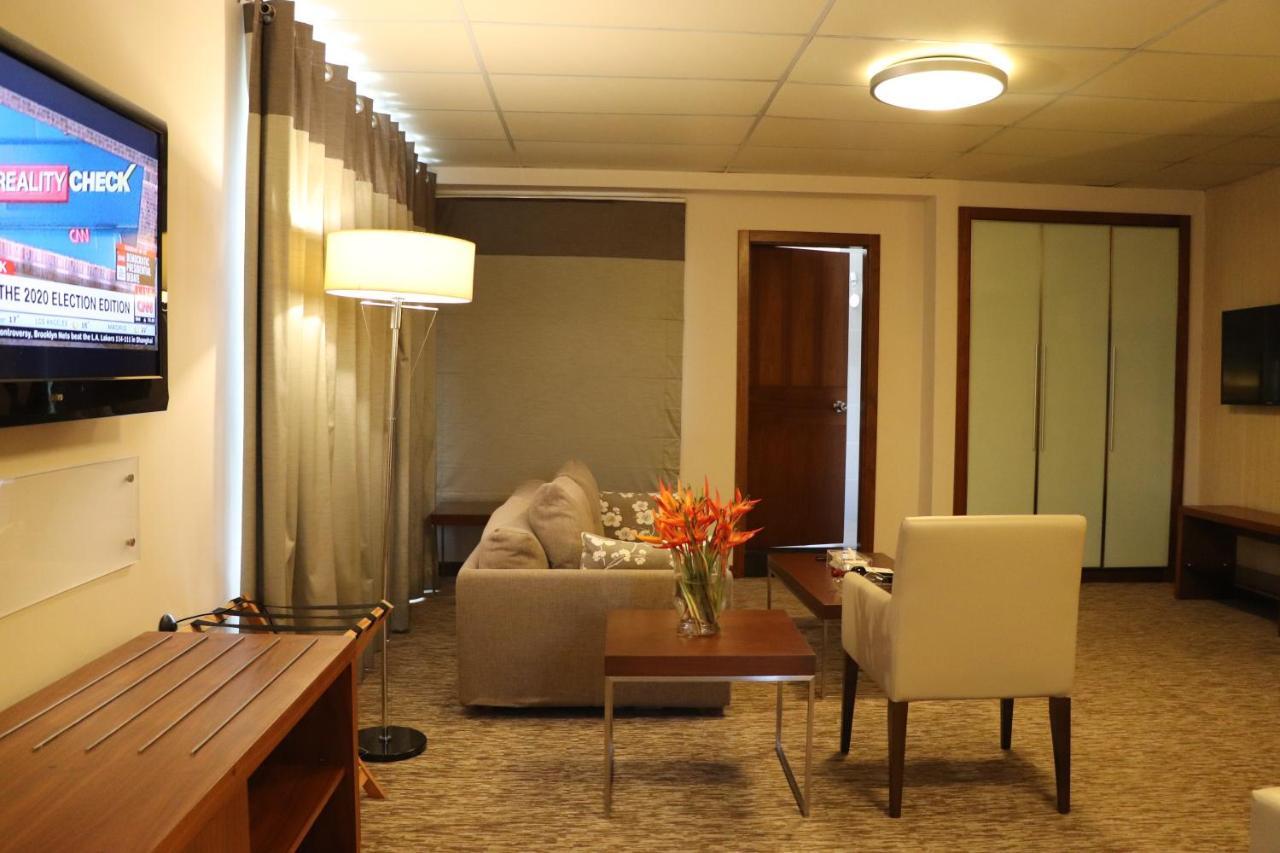 Mamba Point Hotel Monrovia Buitenkant foto