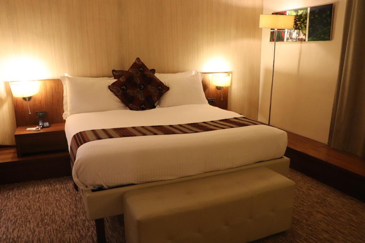 Mamba Point Hotel Monrovia Buitenkant foto